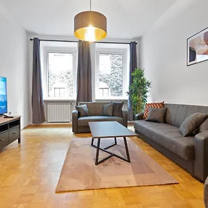 Flatista Homes - Old Town , Munich Germany